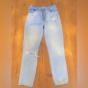 Abercrombie & Fitch High Rise Mom Jean size 28/6L
